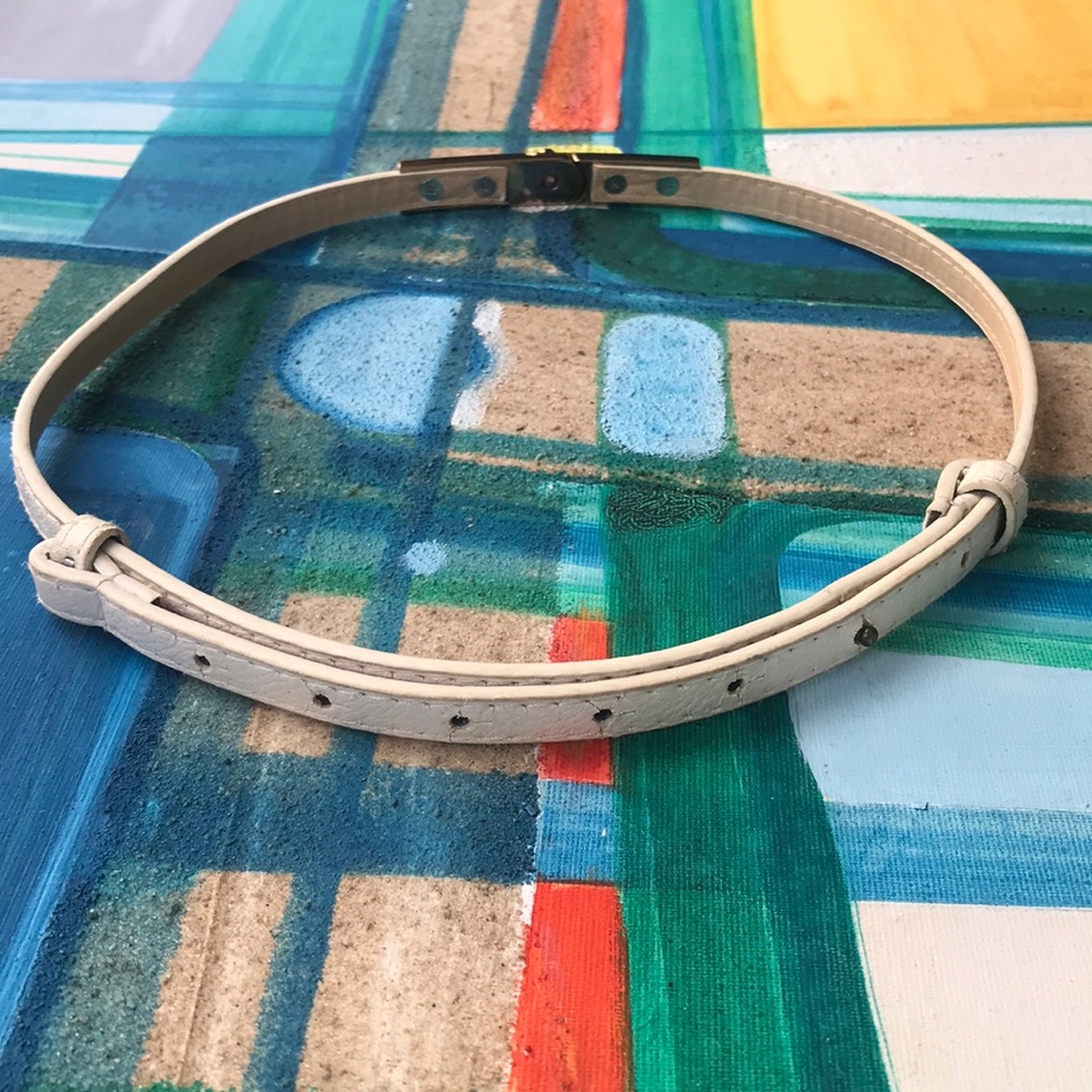 White adjustable belt - Picture 2 of 2